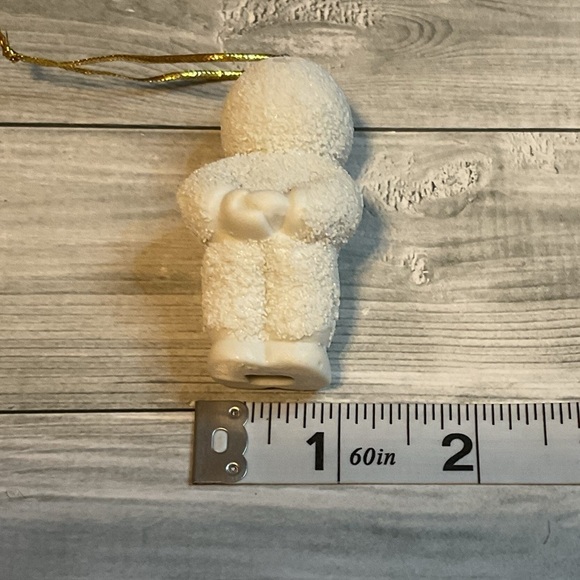 Vintage Snow Baby Ornament Christmas Holiday Textured Ceramic Kneeling Figurine - Picture 6 of 6
